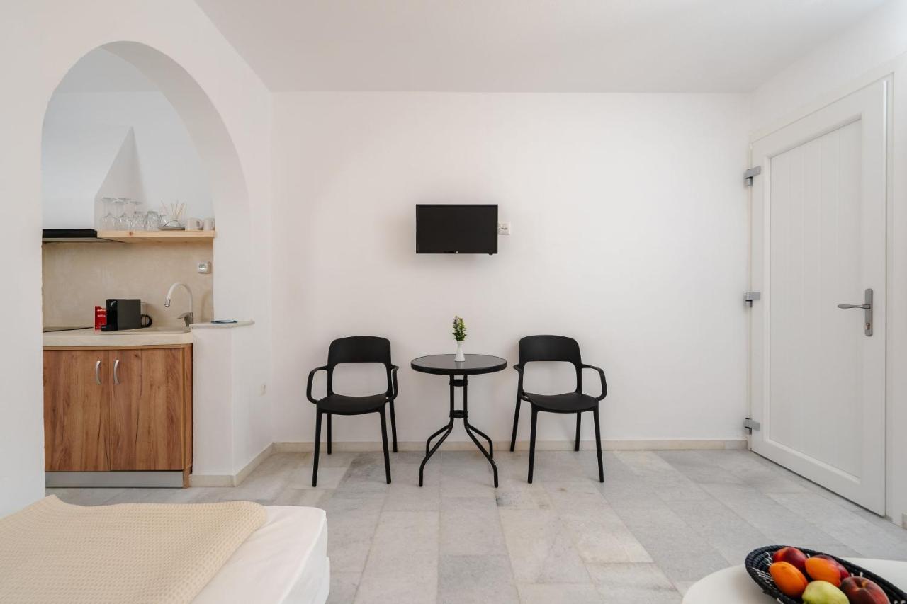 Celestial Seaview Apartments- Apollon Naxos City Екстер'єр фото